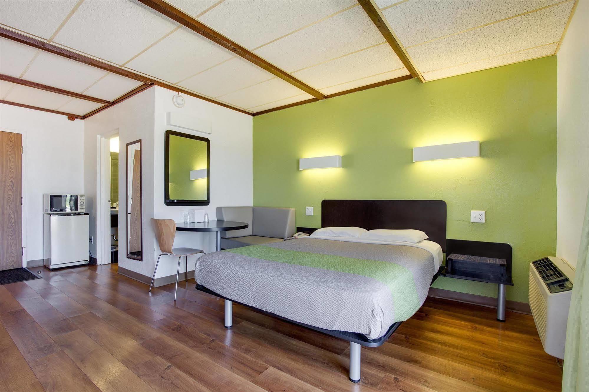 Motel 6-Geneva, Oh Экстерьер фото