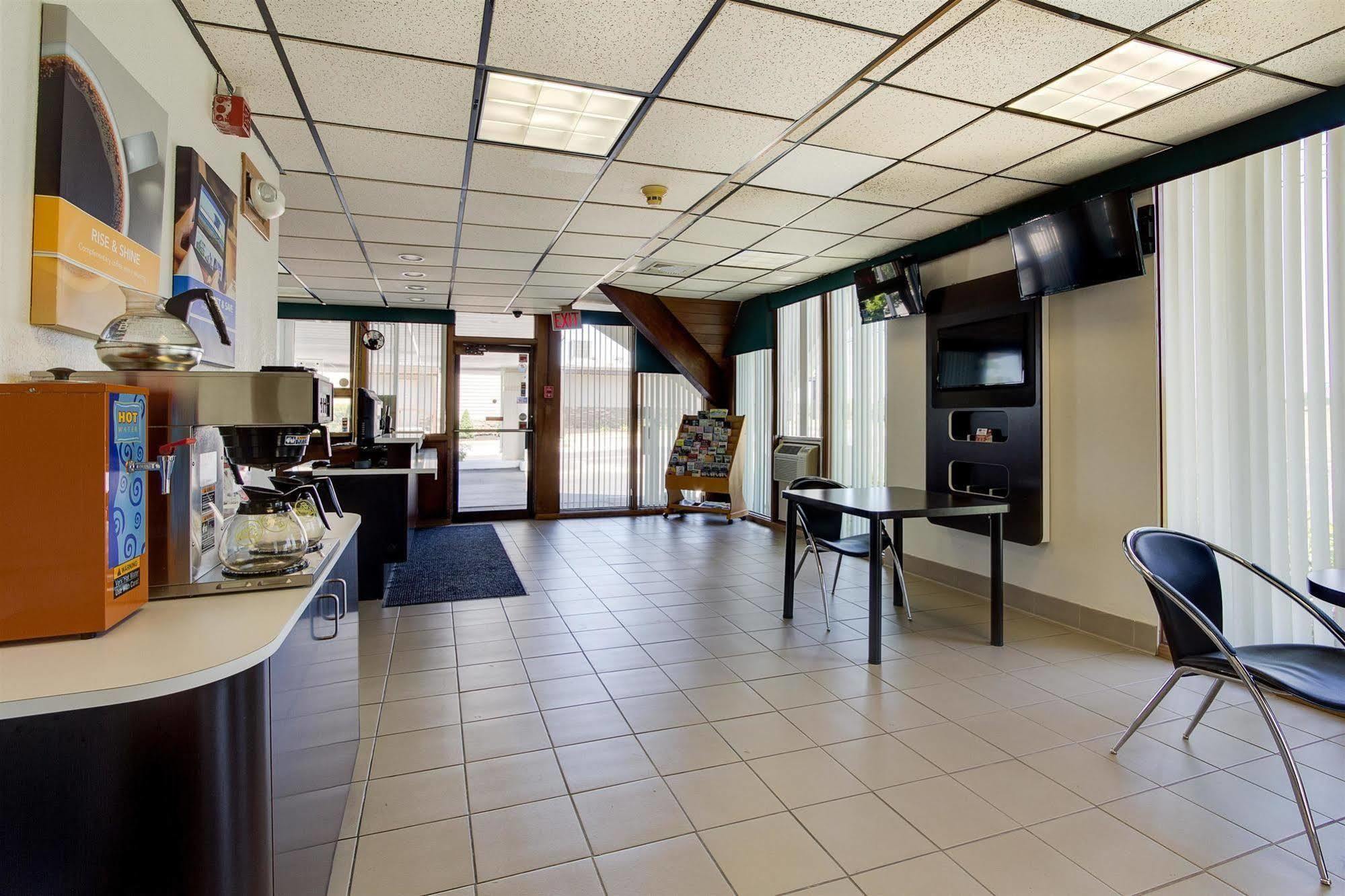 Motel 6-Geneva, Oh Экстерьер фото
